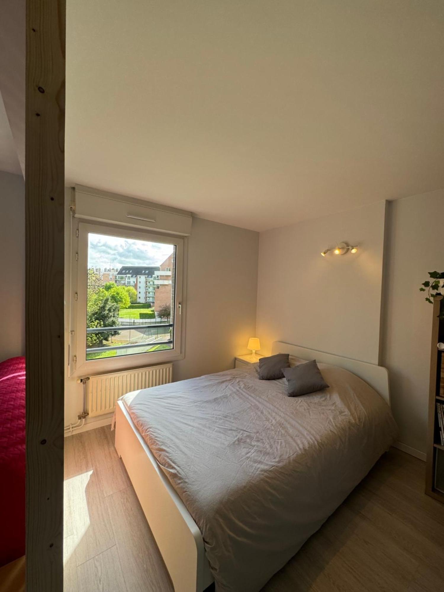 Vauban T1 Calme Avec Parking Privatif Apartamento *