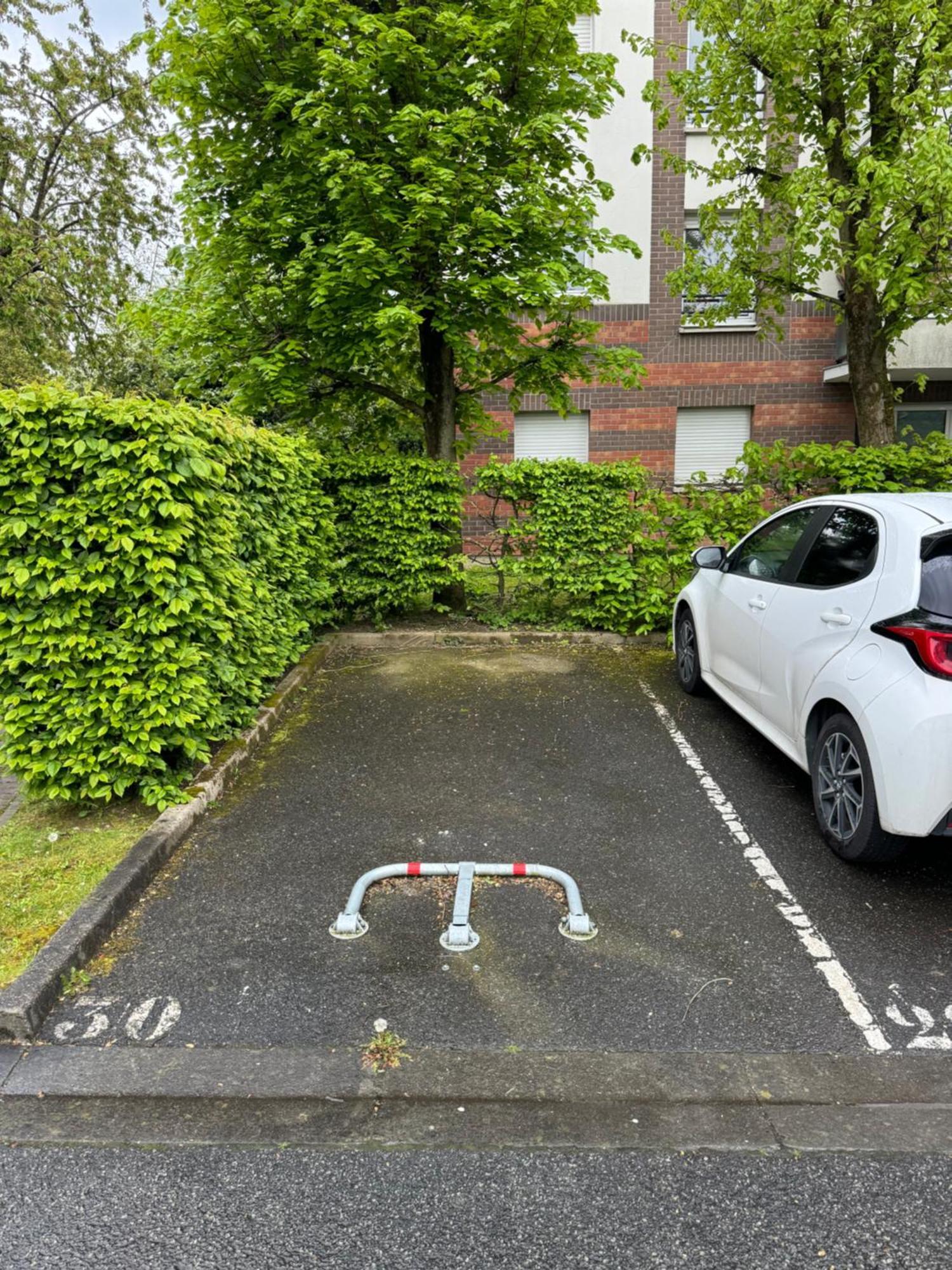 Vauban T1 Calme Avec Parking Privatif Apartamento Lila