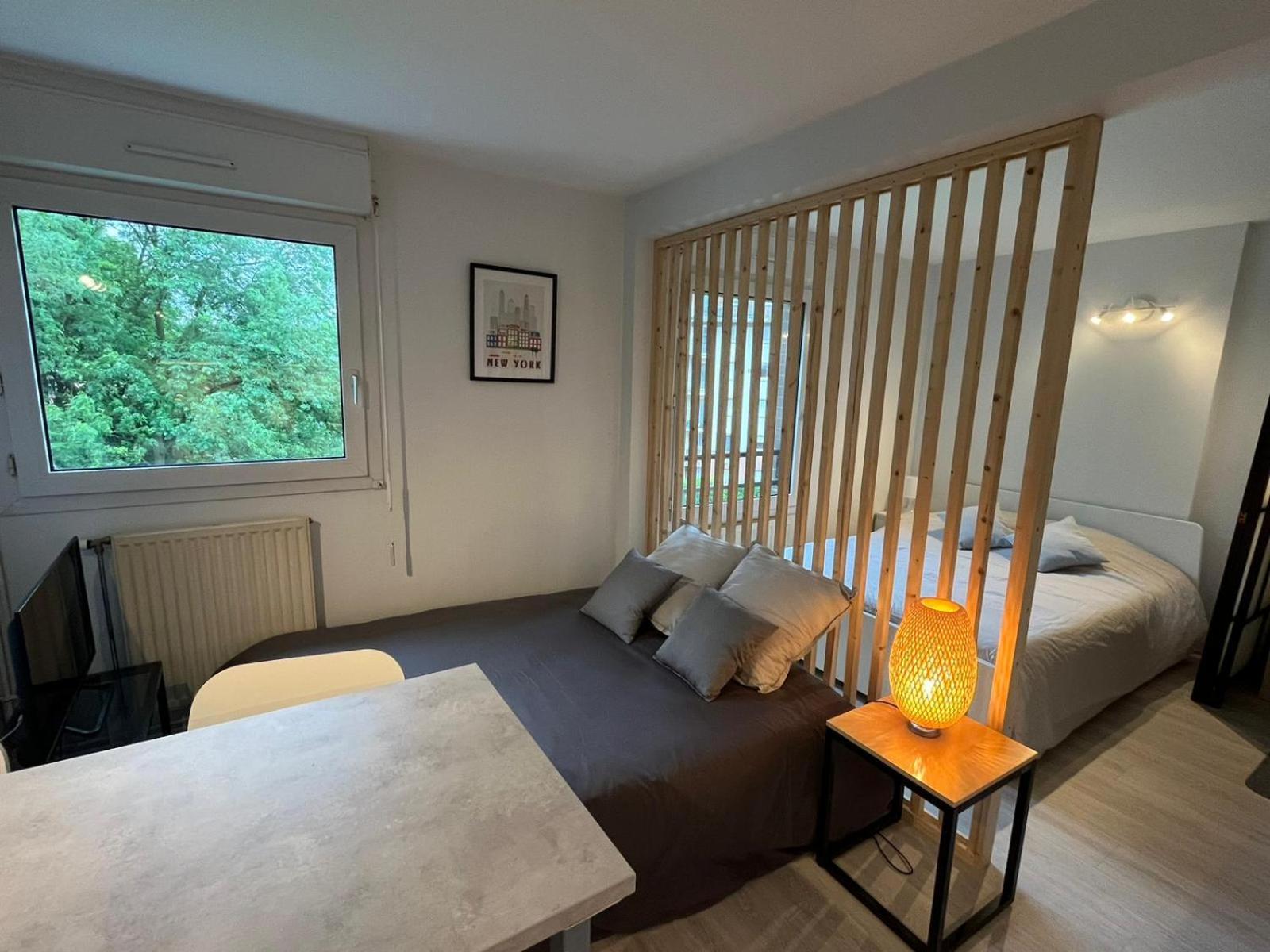 Vauban T1 Calme Avec Parking Privatif Apartamento